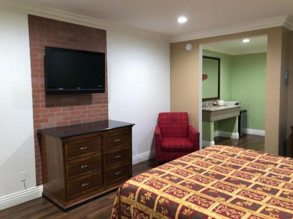 American Inn & Suites LAX Airport image 6